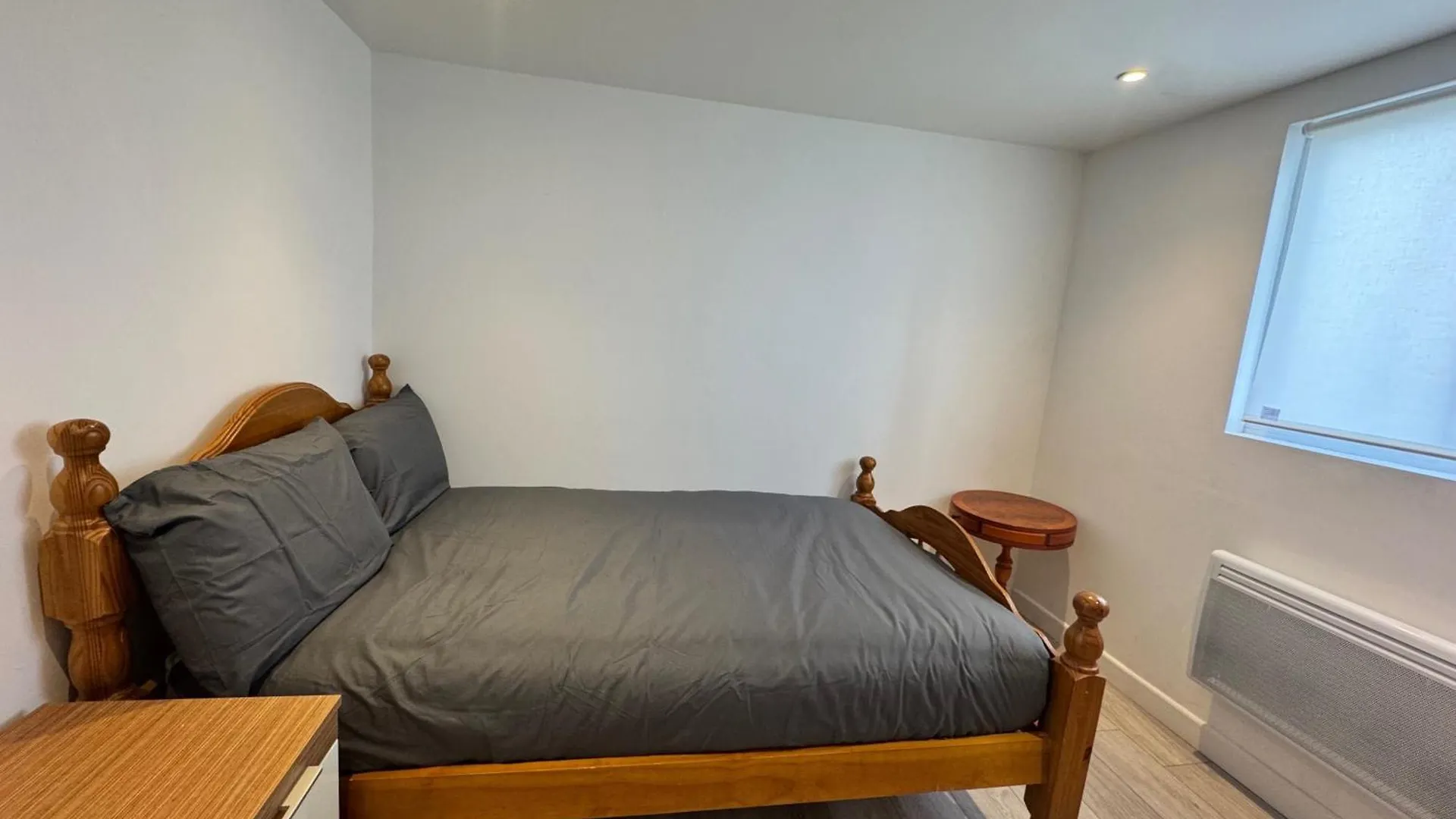 Two Top Floor Double Rooms Belvedere 0*,  United Kingdom